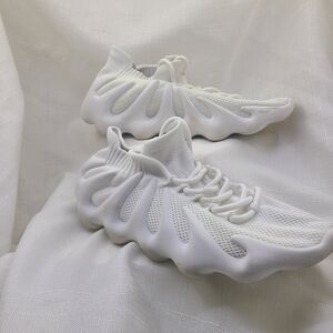 Rouge Helium White Knit Sneakers
